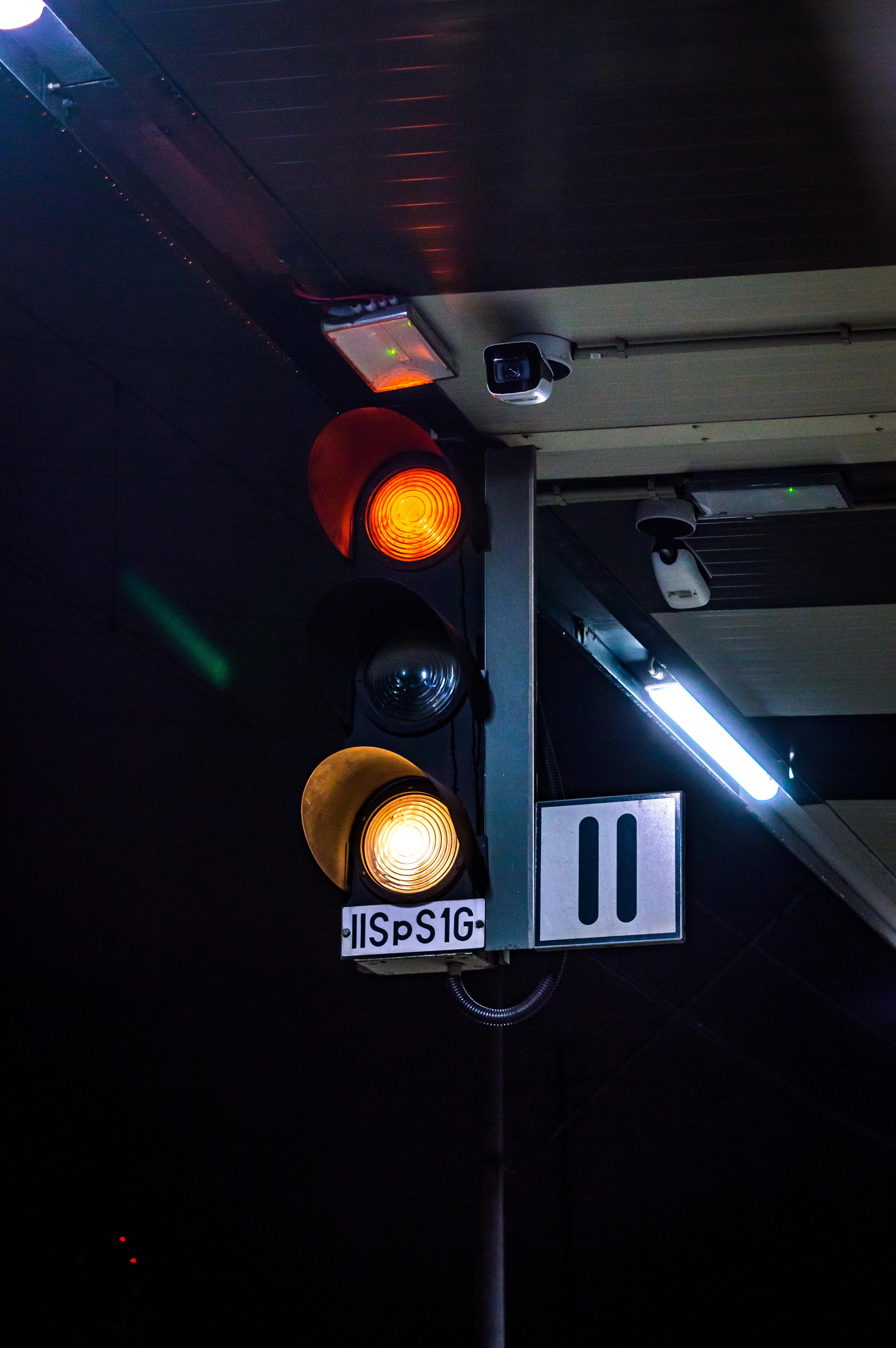 Signal repeater at Warsaw West Platform 9 at night, iluminated by station lights