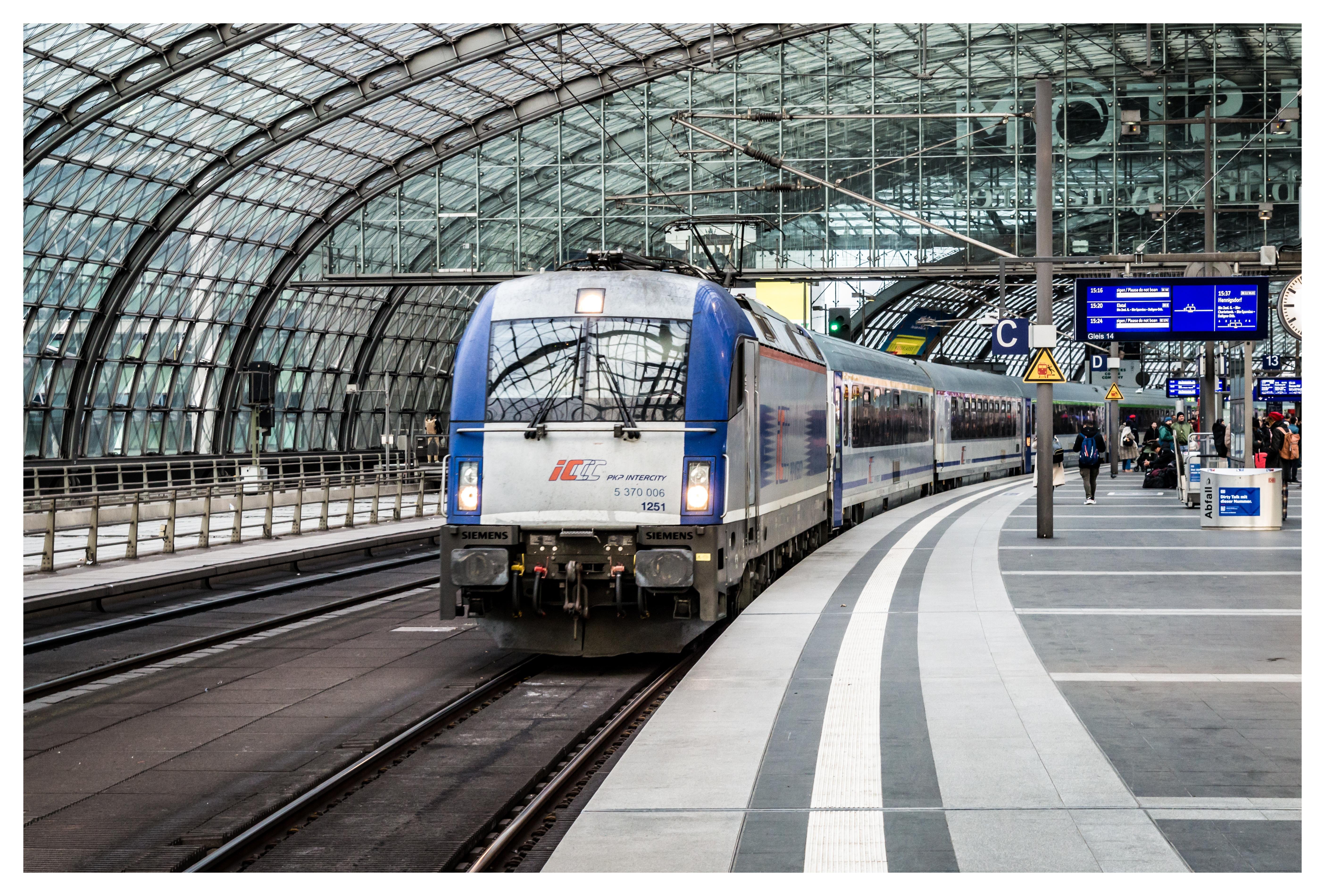 PKPIC's Siemens EuroSprinter with a train to Poland at Berlin Hbf